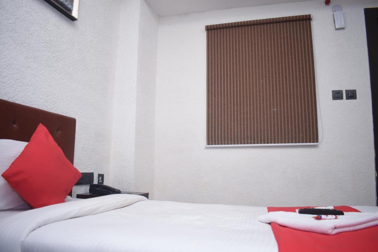 Hotel Jaypee Inn Hāora Kültér fotó